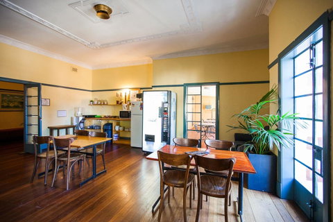 Captain Stirling Hotel - Sunshine Coast Tourism 30