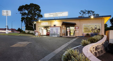 Captain Stirling Hotel - Sunshine Coast Tourism 18
