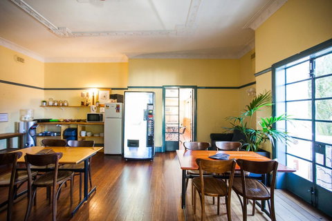 Captain Stirling Hotel - Sunshine Coast Tourism 29