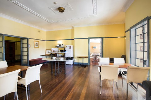 Captain Stirling Hotel - Sunshine Coast Tourism 13