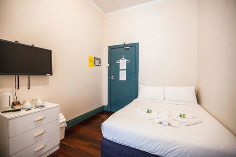 Captain Stirling Hotel - Sunshine Coast Tourism 33