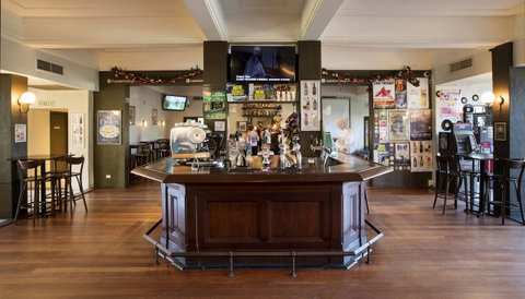 Captain Stirling Hotel - Sunshine Coast Tourism 12