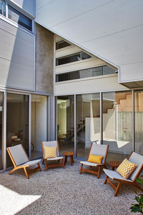 The Urban Beach House - Sunshine Coast Tourism 11