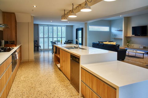 The Urban Beach House - Sunshine Coast Tourism 8