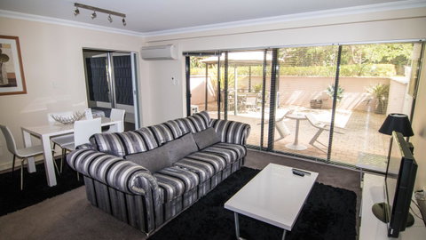 Visit Perth Now - Holiday Sunshine Coast 6