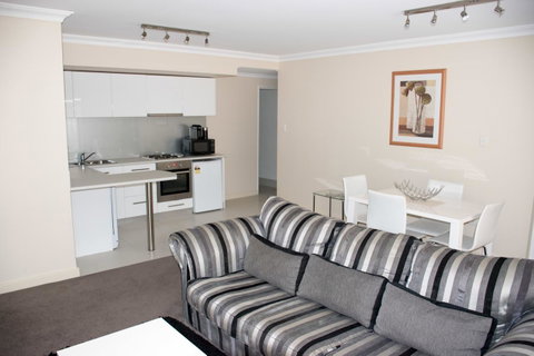 Visit Perth Now - Holiday Sunshine Coast 5