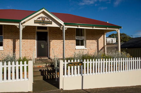 Spencer Cottage - Sunshine Coast Tourism 10