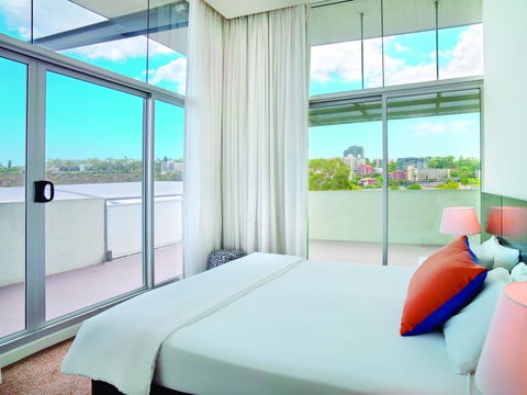 Adina Apartment Hotel Perth - Holiday Sunshine Coast 4
