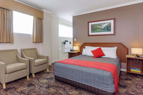 Quality Hotel Bayswater - Holiday Sunshine Coast 10