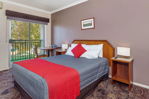 Quality Hotel Bayswater - Holiday Sunshine Coast 6