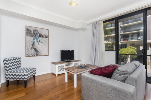 6 Executive Eastside Parking, Gym & Pool - Holiday Sunshine Coast 7