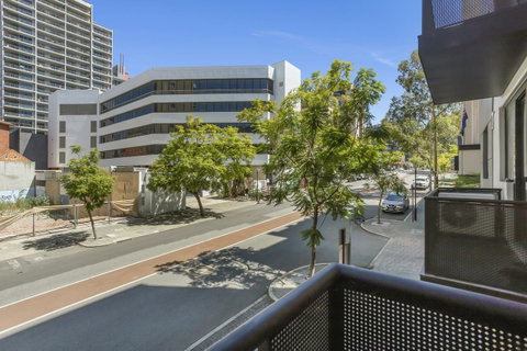 6 Executive Eastside Parking, Gym & Pool - Holiday Sunshine Coast 13