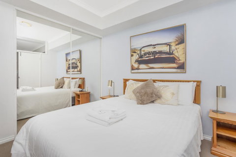 6 Executive Eastside Parking, Gym & Pool - Holiday Sunshine Coast 2