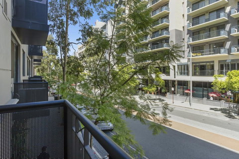 6 Executive Eastside Parking, Gym & Pool - Holiday Sunshine Coast 10