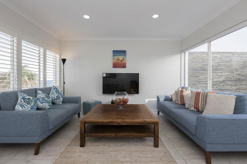Cottesloe Beach House II - Sunshine Coast Tourism 4