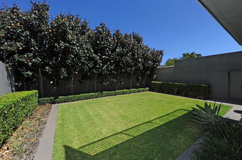 Cottesloe Beach House II - Sunshine Coast Tourism 24