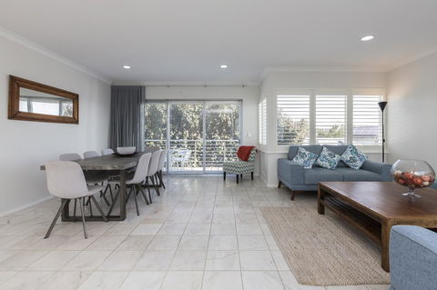 Cottesloe Beach House II - Sunshine Coast Tourism 0