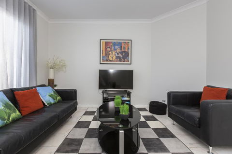 Cottesloe Beach House II - Sunshine Coast Tourism 6