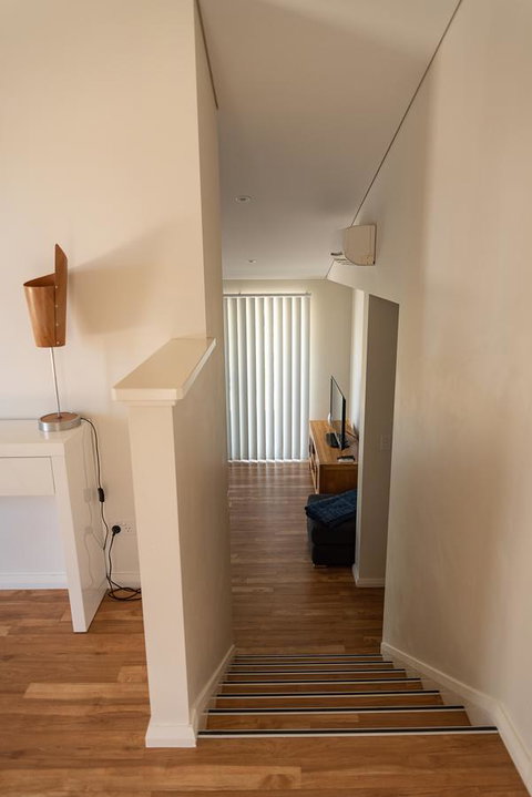 Cape Villas Dunsborough Unit 2 - Sunshine Coast Tourism 6