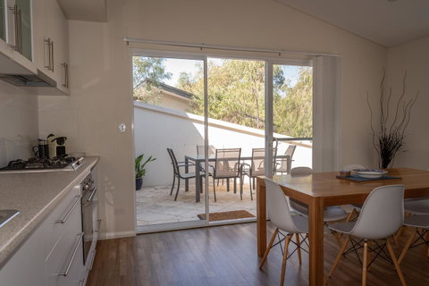 Cape Villas Dunsborough Unit 2 - Sunshine Coast Tourism 16