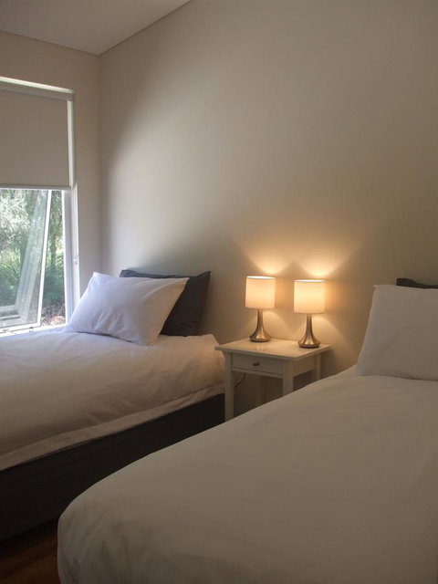 Cape Villas Dunsborough Unit 2 - Sunshine Coast Tourism 13