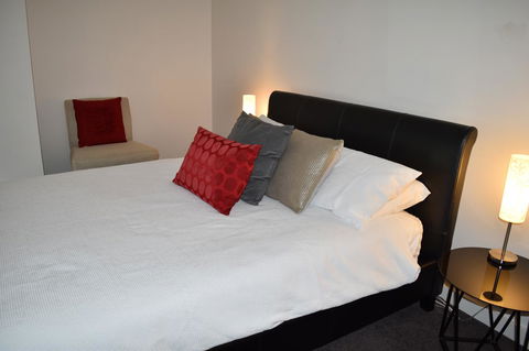 Central Executive Townhouse - Sunshine Coast Tourism 3