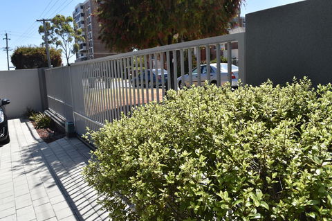 Central Executive Townhouse - Sunshine Coast Tourism 11