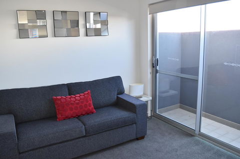 Central Executive Townhouse - Sunshine Coast Tourism 6