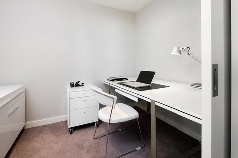 Claremont Quarter Luxury Apartment - Holiday Sunshine Coast 12