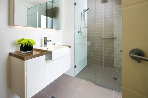 Claremont Quarter Luxury Apartment - Holiday Sunshine Coast 9