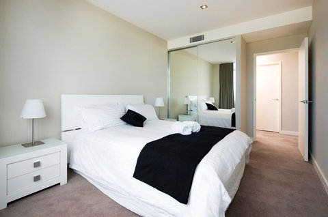 Claremont Quarter Luxury Apartment - Holiday Sunshine Coast 6