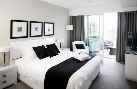 Claremont Quarter Luxury Apartment - Holiday Sunshine Coast 2