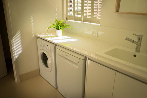 Cottesloe Artist's Beach Retreat - Holiday Sunshine Coast 33