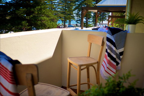 Cottesloe Artist's Beach Retreat - Holiday Sunshine Coast 14