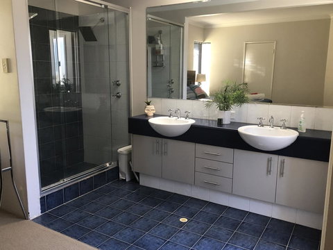 BeachHideaway@Scarborough - Sunshine Coast Tourism 6