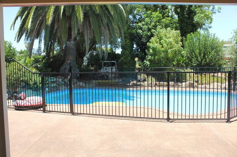 Jacaranda Hideaway Bed & Breakfast - Holiday Sunshine Coast 9