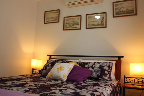 Jacaranda Hideaway Bed & Breakfast - Holiday Sunshine Coast 8