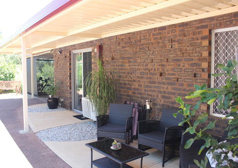 Jacaranda Hideaway Bed & Breakfast - Holiday Sunshine Coast 12