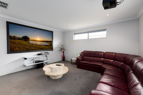 Rainbow Dream House - Holiday Sunshine Coast 3