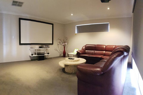 Rainbow Dream House - Holiday Sunshine Coast 22