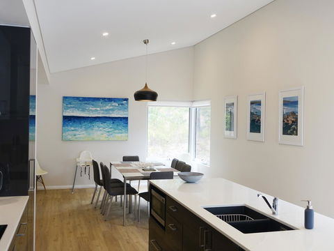 The Villa Dunsborough - Sunshine Coast Tourism 12
