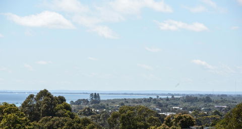 The Villa Dunsborough - Sunshine Coast Tourism 1