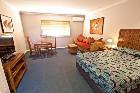 Bunbury Motel And Apartments - Sunshine Coast Tourism 2