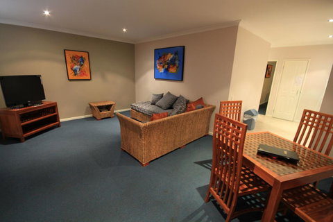 Bunbury Motel And Apartments - Sunshine Coast Tourism 11