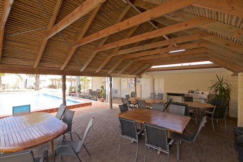 Bunbury Motel And Apartments - Sunshine Coast Tourism 8