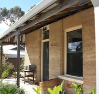 Hotham Ridge Winery and Cottages - Holiday Sunshine Coast