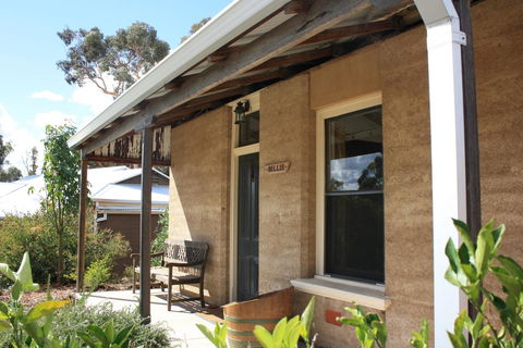 Hotham Ridge Estate - Sunshine Coast Tourism 0