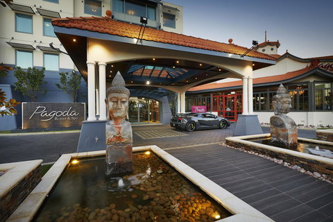 Pagoda Resort & Spa - Sunshine Coast Tourism 11