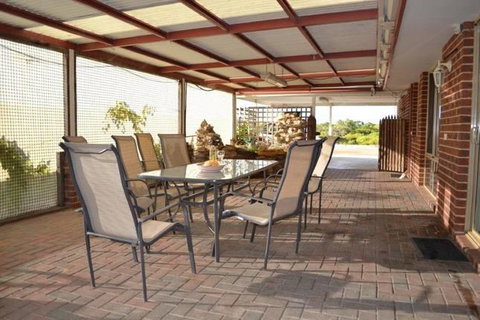 Beach Place @ Leeman - Sunshine Coast Tourism 1