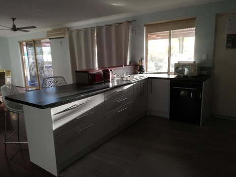 Beach Place @ Leeman - Sunshine Coast Tourism 5